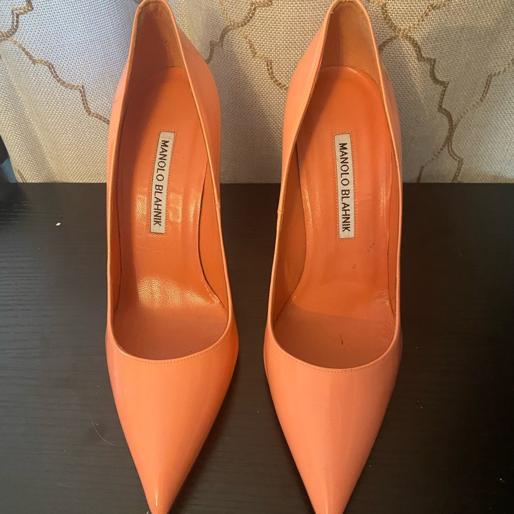 Authentic coral Manolo Blahnik heels